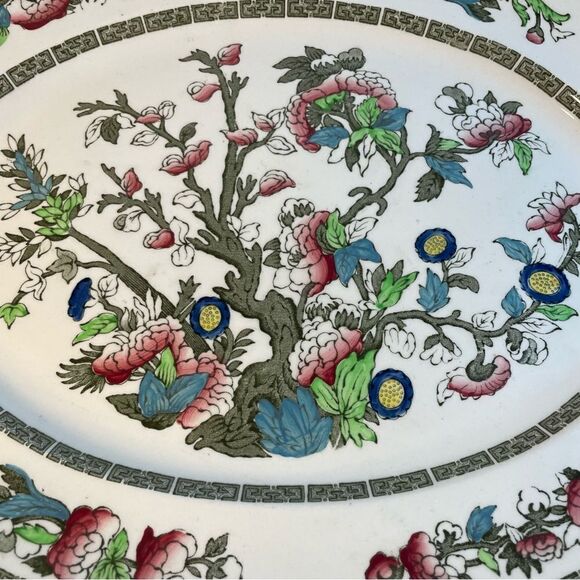 Indian Tree (Green Key, Cream-Off White)
by JOHNSON BROTHERS
Length: 14 1/8 in - Picture 2 of 11